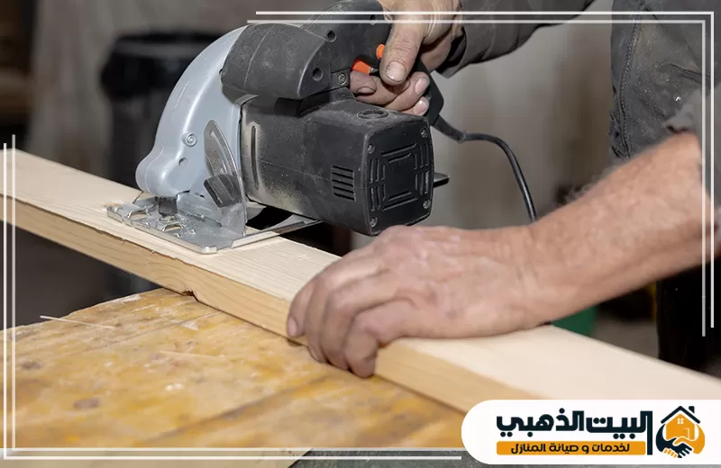 نجار في عجمان