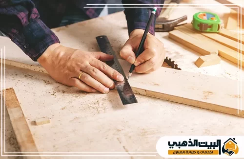 تعتبر عملية نجارة الخشب وتجهيز الألواح الخطوة الأساسية لضمان جودة الأثاث المنزلي، حيث الدقة في التنفيذ.