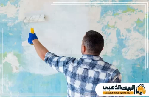 نعتمد في صباغ في دبي على تجهيز الجدار المتقشر قبل الطلاء حتى يظهر اللون الجديد ثابتًا دون عيوب
