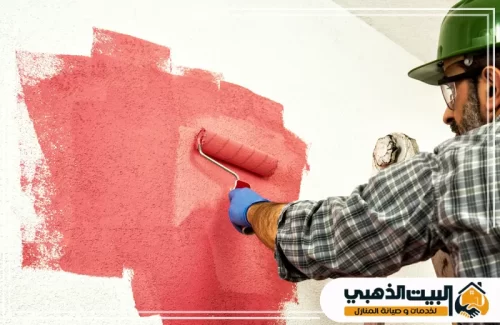 صباغ في عجمان 0557617061 شركة البيت الذهبي صباغ في عجمان ينفذ دهان الجدران بالرول بدقة عالية لتغطية متجانسة ولمسة نهائية مرتبة داخل المنزل.