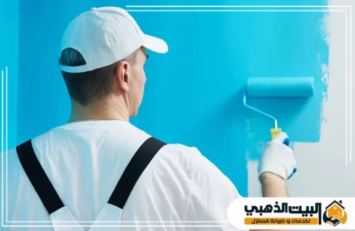 تنفيذ دهانات داخلية في الفجيرة مع تغطية متساوية للجدار وإبراز نقاء اللون بشكل واضح.